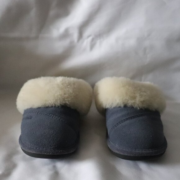 NukNuuk Womens Sz 8 Blue Leather Upper Sheepskin Slip On Indoor Light Slippers - Picture 2 of 8